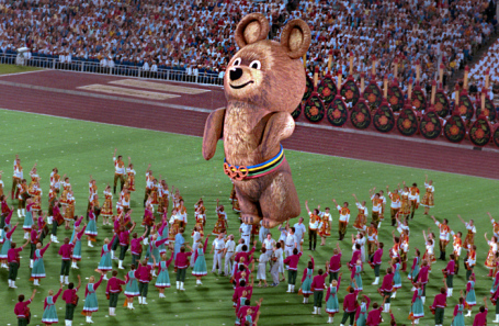 Москва. Мишка на закрытии Олимпиады-80.