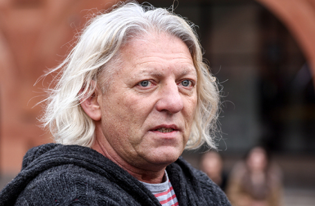 Режиссер Александр Олейников.