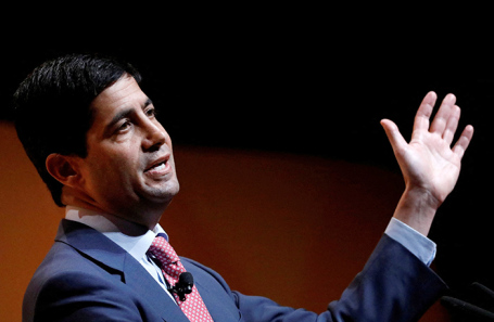 Кевин Уорш.