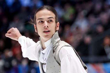 Петр Гуменник.