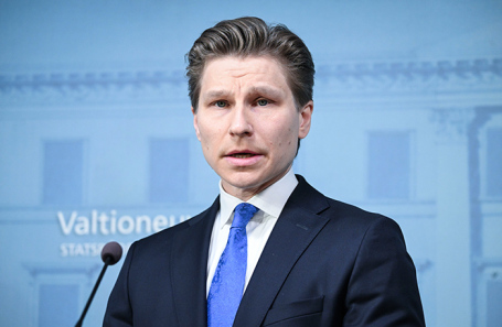 Глава минобороны Финляндии Антти Хяккянен.