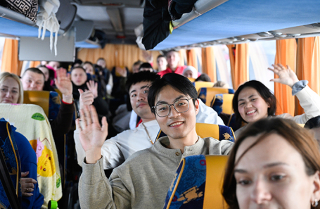 Выезд застрявших из-за непогоды туристов из Териберки.