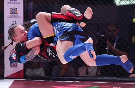 На чемпионат мира по ММА в Ханты-Мансийске. Архивное фото.