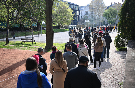 Очередь на избирательные участки в Будапешете.