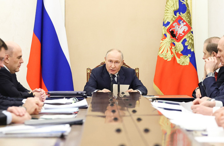 Совещание по экономическим вопросам с участием Владимира Путина.