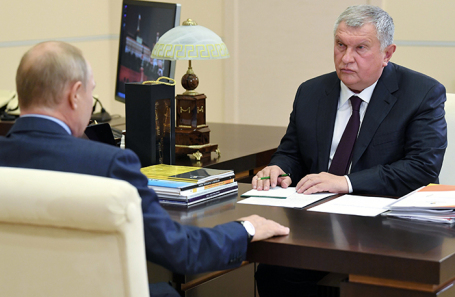 Президент РФ Владимир Путин и Игорь Сечин.
