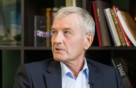 Сергей Петров.