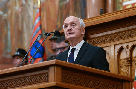 Избранный президент Венгрии Андраш Бака.