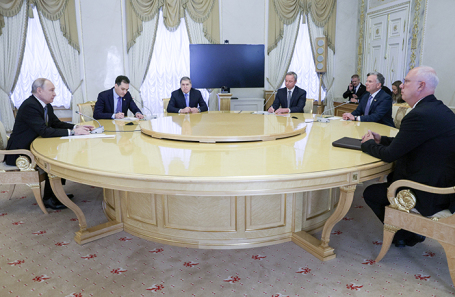 Встреча президента РФ Путина и спецпосланника президента США Уиткоффа в Санкт-Петербурге.