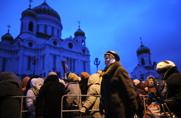 Около храм Христа Спасителя 2011 пояс