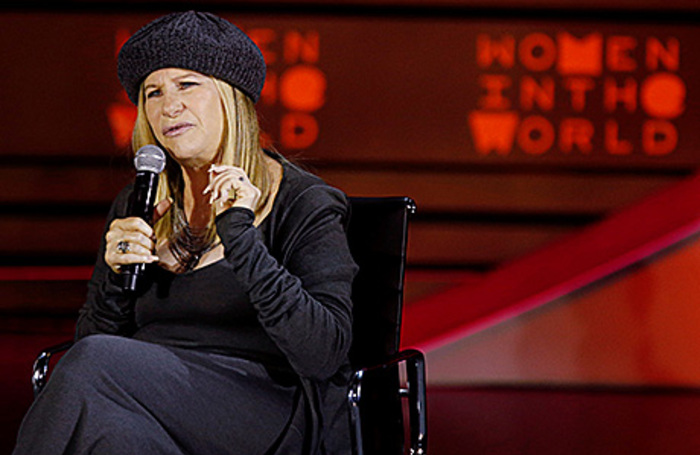 Барбара Стрейзанд пожаловалась главе Apple на Siri