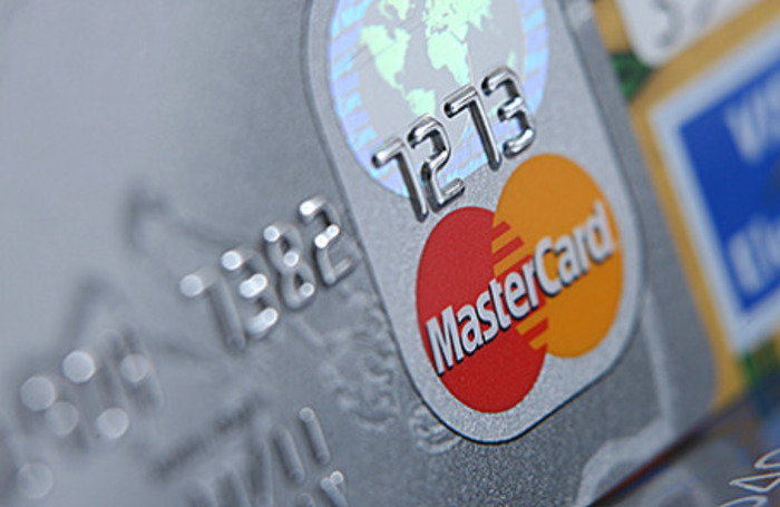 Британцы подали в суд на MasterCard