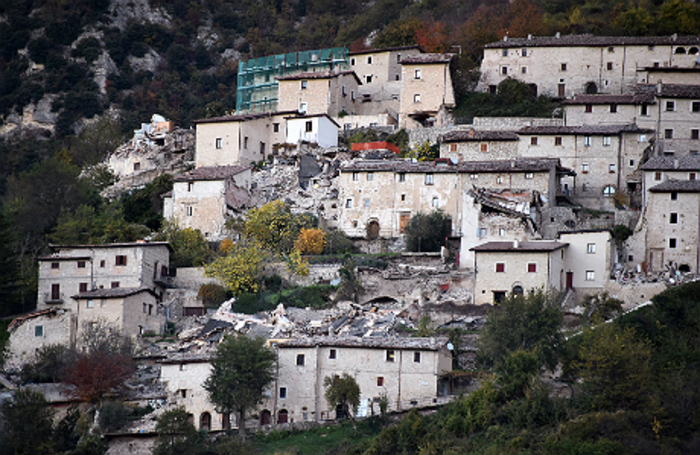 «То, что делает маленькие итальянские городки такими красивыми, стало причиной разрушений»