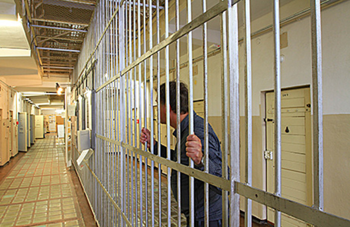 Иск за незаконный арест: сколько стоят два года в СИЗО