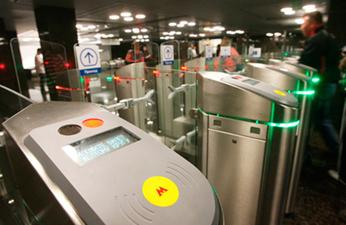 Метро в Москве будет работать всю новогоднюю ночь, а таксисты обещают не завышать цены