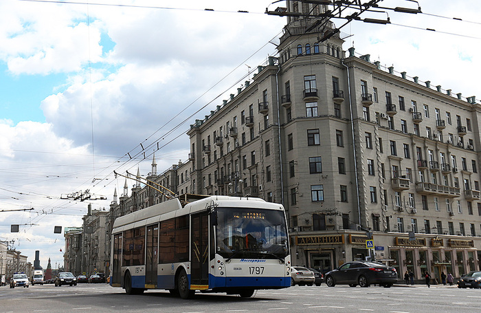 Дом с балериной на крыше