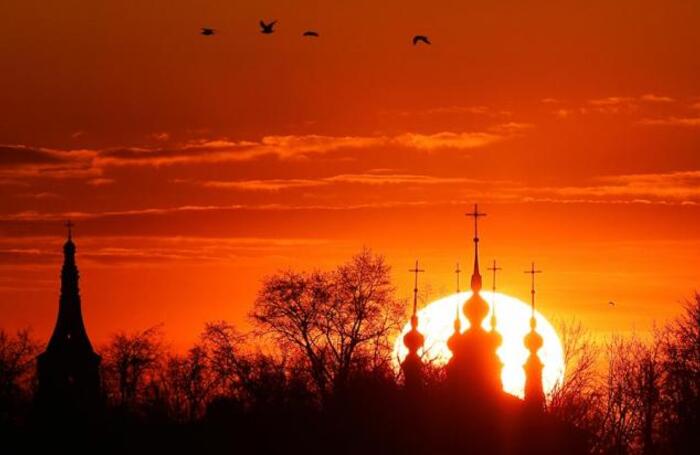 Восход солнца над Суздалем.