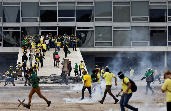 Беспорядки в Бразилии