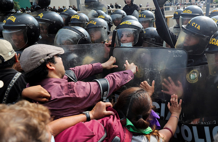 Беспорядки в Перу