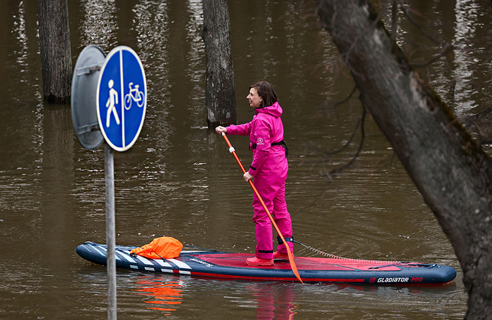 Кругом вода