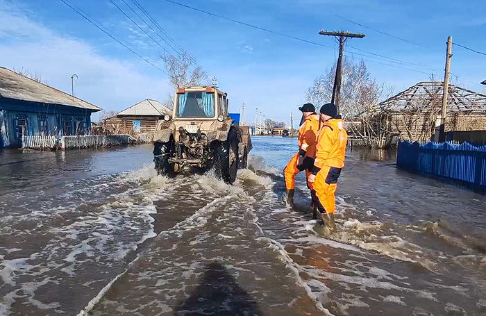 Вода наступает