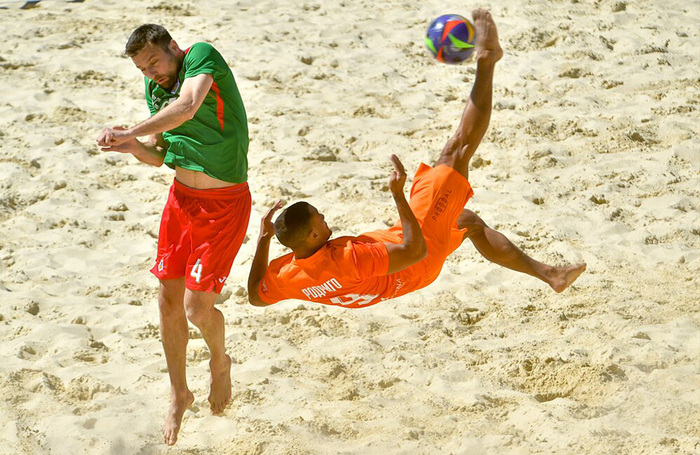 Суперкубок России по пляжному футболу среди мужских команд между петербургским «Кристаллом» и московским «Локомотивом» на территории стадиона «РЖД Арена».