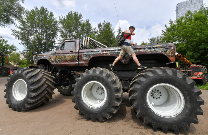 Открытие экстремальных аттракционов на территории парка приключений «Мастер Панин» в Москве.