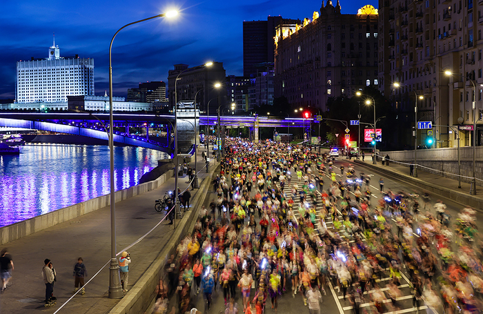Ночной забег в Москве.