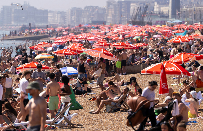 Изнывая от зноя