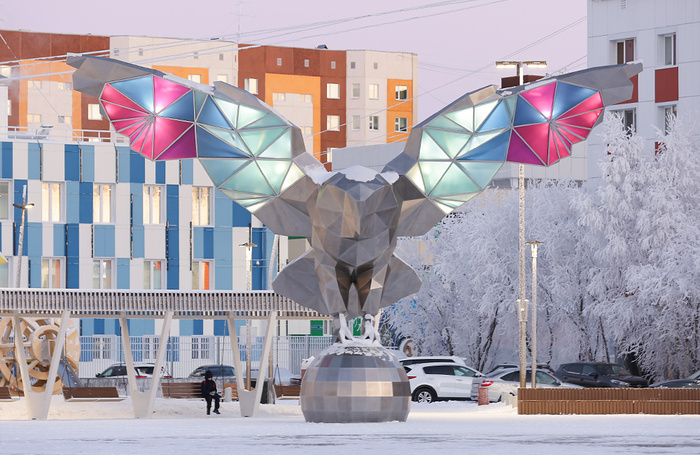 Арт-объект «Полярная сова» в Новом Уренгое. Ямало-Ненецкий автономный округ.
