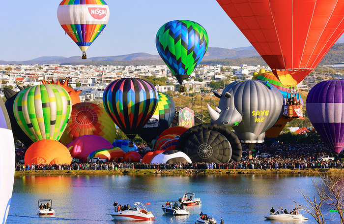 Фестиваль воздушных шаров в мексиканском Леоне.