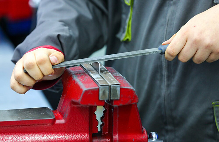 Госдума приняла закон о бесплатном профобучении для не сдавших ОГЭ