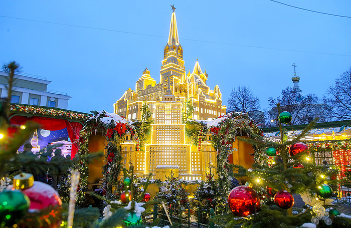 Новогодняя иллюминация в столице.