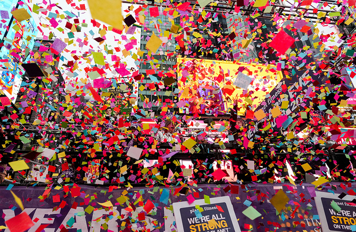 В преддверии Нового года на Таймс-сквер в Нью-Йорке провели тестовый запуск конфети.