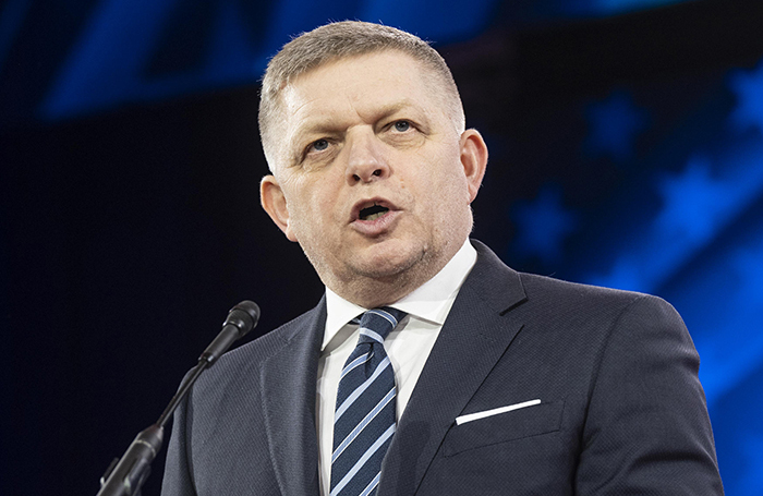 Роберт Фицо обрушился с критикой на европейское издание Politico