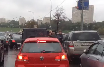 Автомобилист избит в центре Москвы