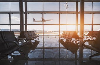 Власти пригрозили недобросовестным туроператорам, продающим путевки с перелетом на грузопассажирских рейсах