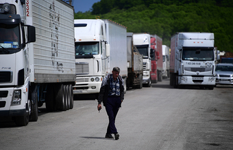 Иностранным грузовикам и автобусам запретили покидать Россию с неуплаченными штрафами