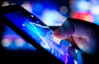 Рубль перешел к снижению к доллару и евро на фиксации прибыли после роста в прешествующие дни