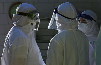 Медработники в регионах пожаловались на изменения выплат за работу с ковидными пациентами