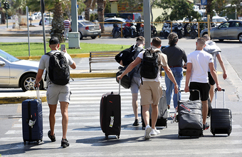 ПЦР-тест и строгий карантин: Греция ужесточила правила въезда в страну для россиян