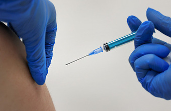 За прививкой — к частникам. Частные клиники Москвы и области также проводят вакцинацию