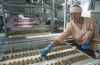 «Предприятия дошли до крайности». Кондитеры планируют упростить рецепты конфет из-за роста цен