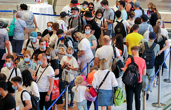 Возвращающиеся из Египта туристы столкнулись с многочасовыми проверками в аэропорту