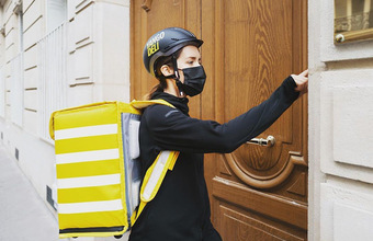 Хруст французской булки теперь и в «Яндекс.Лавке»: сервис запустился в Париже