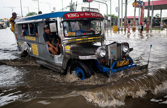 Тропический шторм на Филиппинах