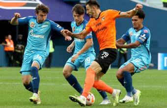 Чемпион разбушевался: «Зенит» тигриными прыжками настигает лидеров