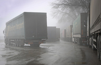 На границе России и Литвы в Калининградской области образовалась пробка из нескольких десятков фур