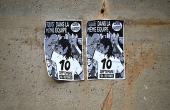 Во Франции началась акция протеста «Заблокируем все»