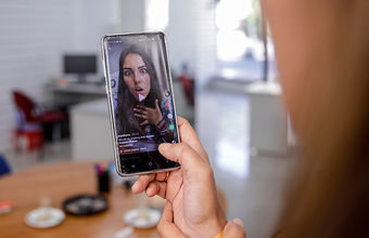 Вертикальные мини-сериалы, или «мыльные оперы для зумеров». Что это такое?